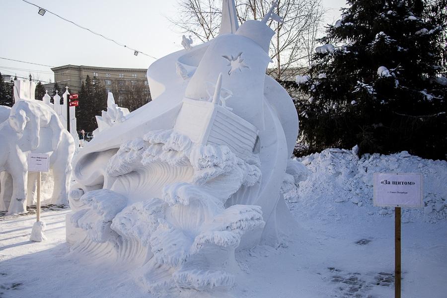 Фото Белые великаны: в Новосибирске назвали победителя фестиваля снежных скульптур 16
